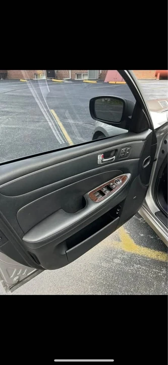 2010 Hyundai Genesis - Image 9 of 9