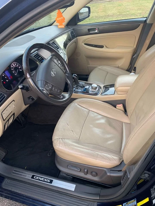 2010 Hyundai Genesis - Image 3 of 9