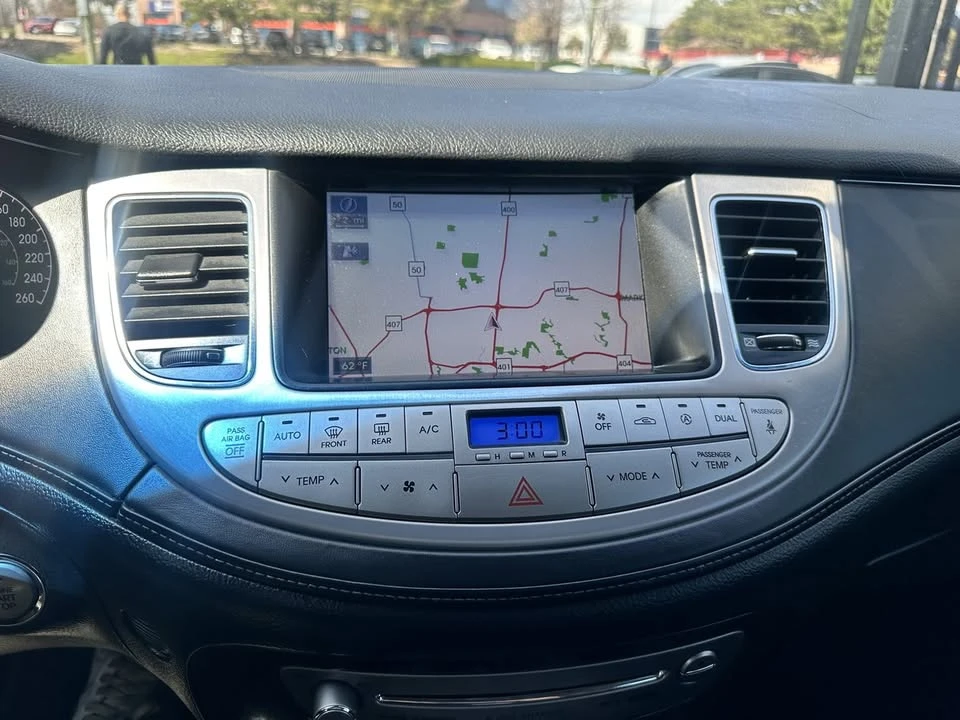 2010 Hyundai Genesis - Image 13 of 15