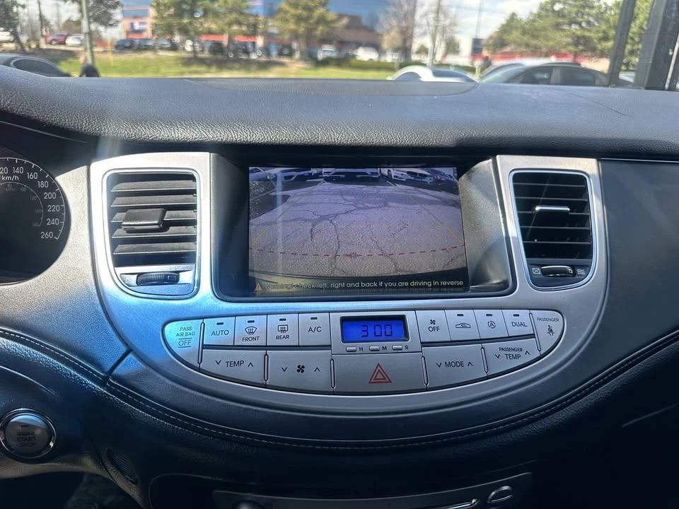 2010 Hyundai Genesis - Image 14 of 15