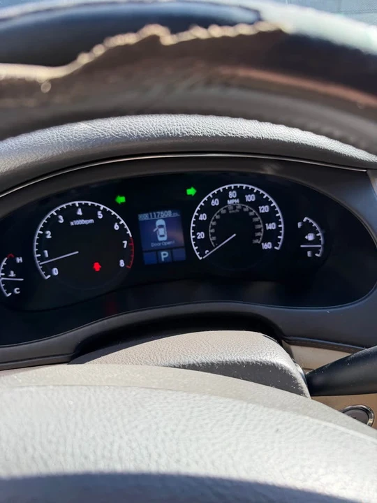 2010 Hyundai Genesis - Image 10 of 10