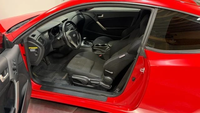 2010 Hyundai Genesis - Image 23 of 31