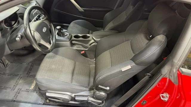 2010 Hyundai Genesis - Image 24 of 31