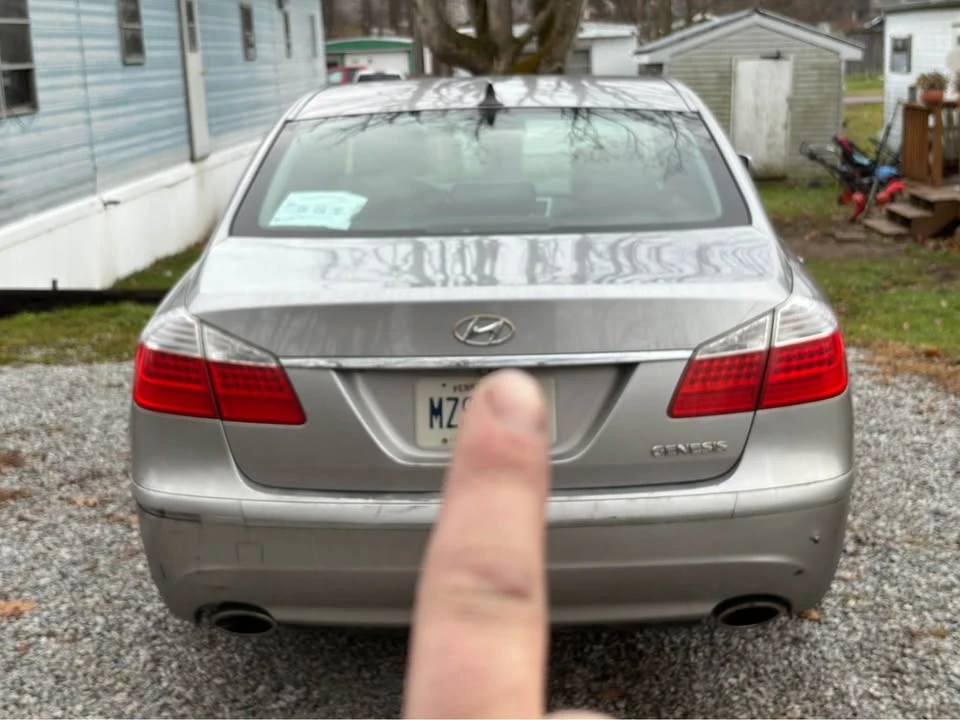 2010 Hyundai Genesis - Image 4 of 7