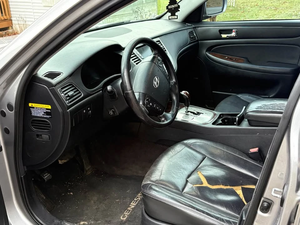 2010 Hyundai Genesis - Image 2 of 7