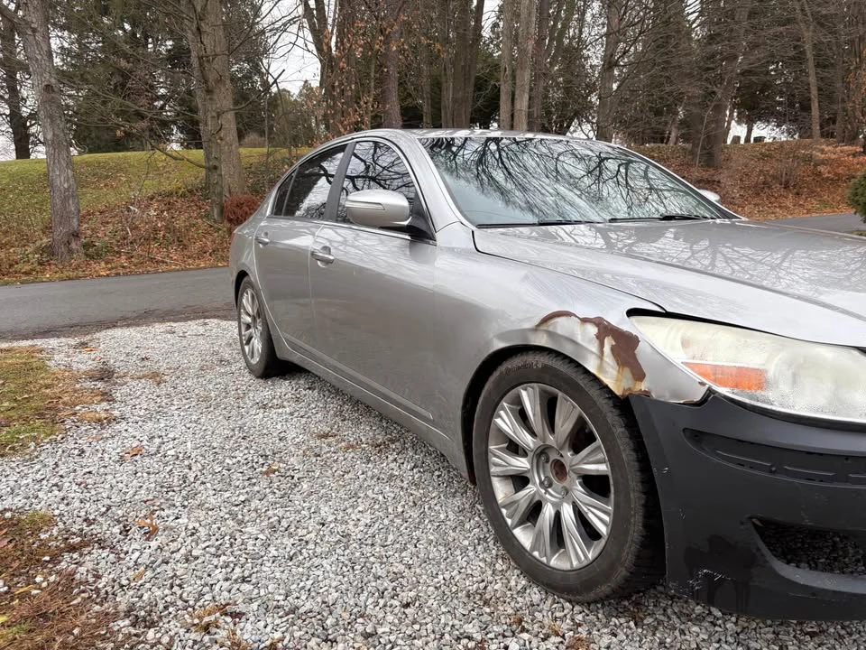 2010 Hyundai Genesis - Image 5 of 7