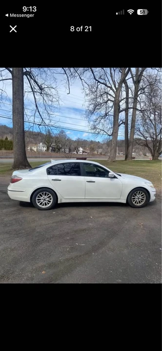 2010 Hyundai Genesis - Image 12 of 17