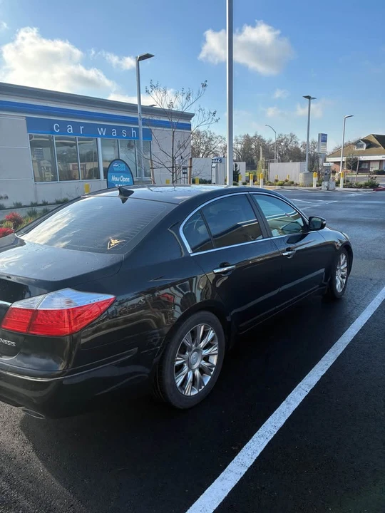 2010 Hyundai Genesis - Image 3 of 5