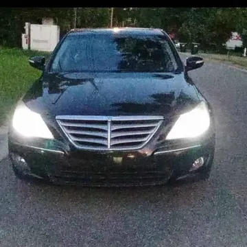 2010 Hyundai Genesis 3.8 Sedan