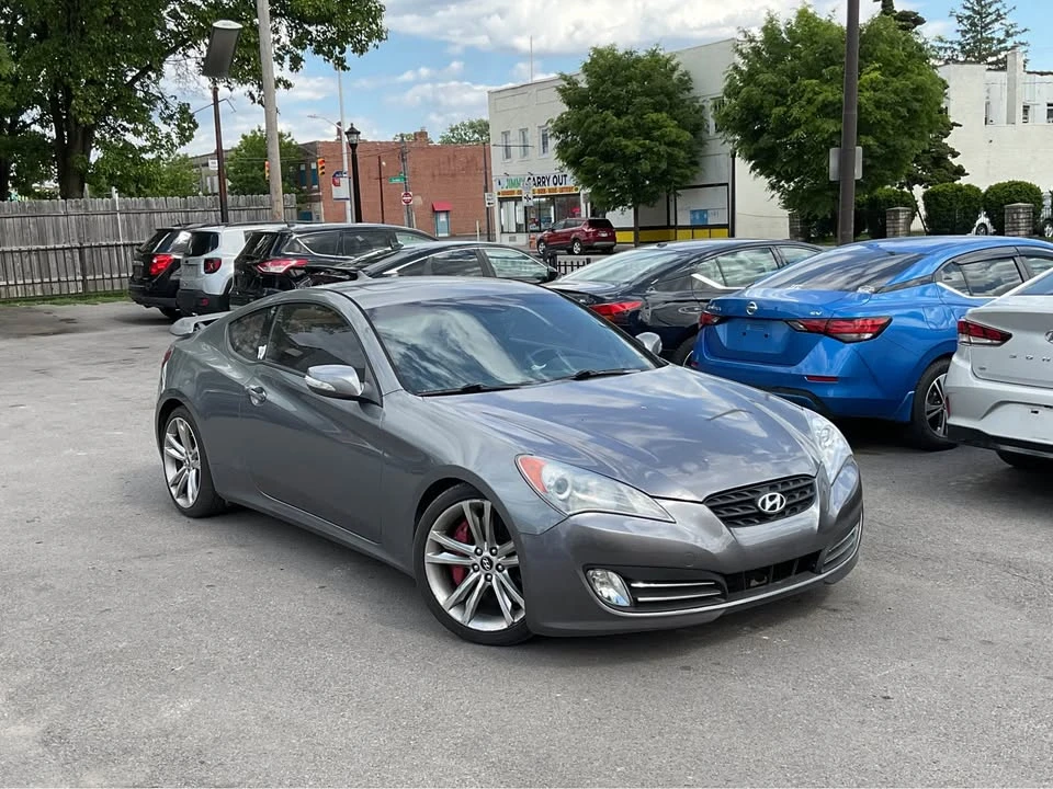 2010 Hyundai Genesis Coupe - Image 2 of 12