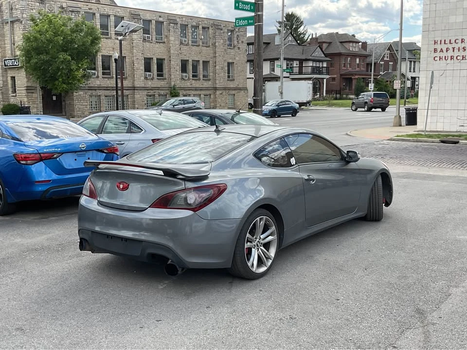 2010 Hyundai Genesis Coupe - Image 4 of 12