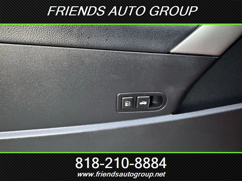 2010 Hyundai Genesis - Image 17 of 20