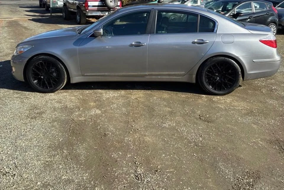 2010 Hyundai Genesis - Image 8 of 8