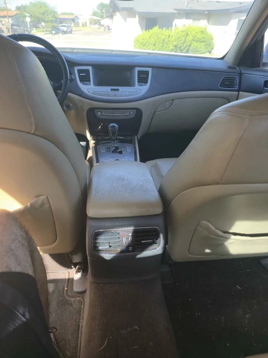 2010 Hyundai Genesis - Image 7 of 10
