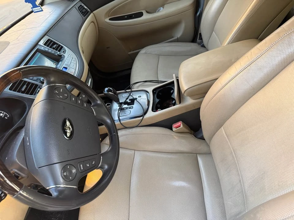2010 Hyundai Genesis - Image 4 of 8