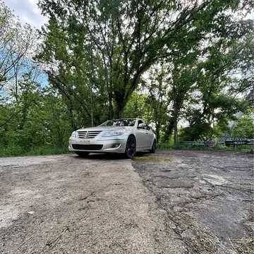 2010 Hyundai Genesis 4.6 Sedan 4D