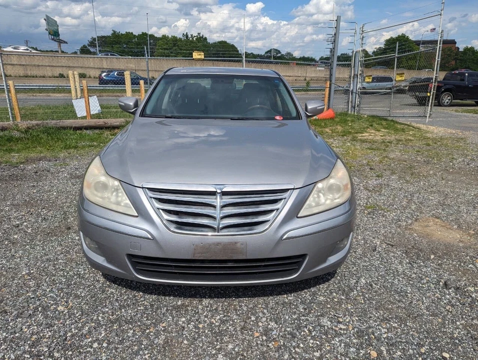 2010 Hyundai Genesis - Image 6 of 21