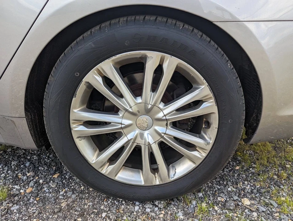 2010 Hyundai Genesis - Image 10 of 21