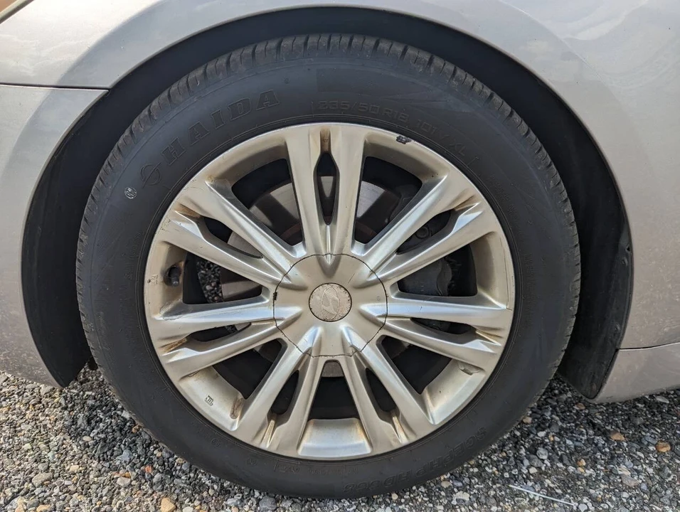 2010 Hyundai Genesis - Image 11 of 21