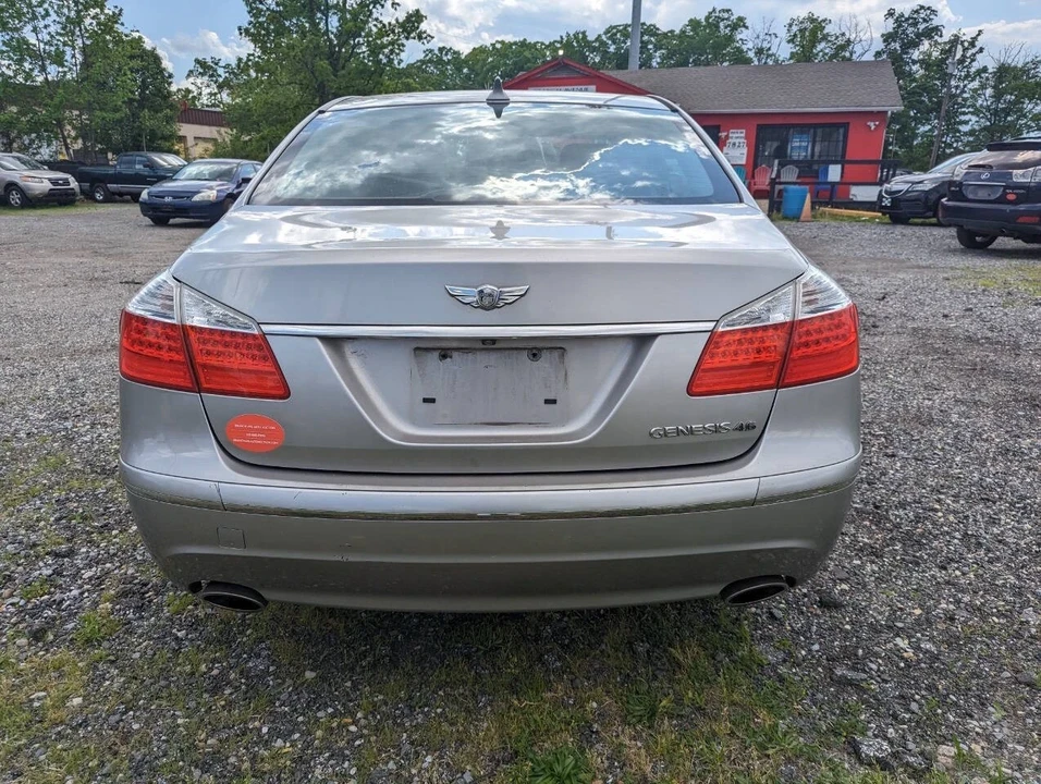 2010 Hyundai Genesis - Image 7 of 21
