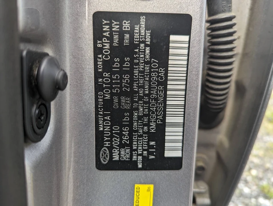 2010 Hyundai Genesis - Image 20 of 21