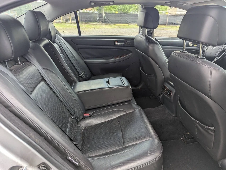 2010 Hyundai Genesis - Image 21 of 21