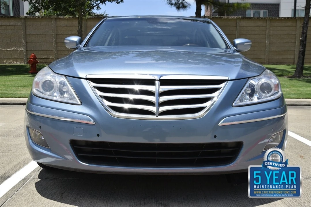 2010 Hyundai Genesis - Image 3 of 4