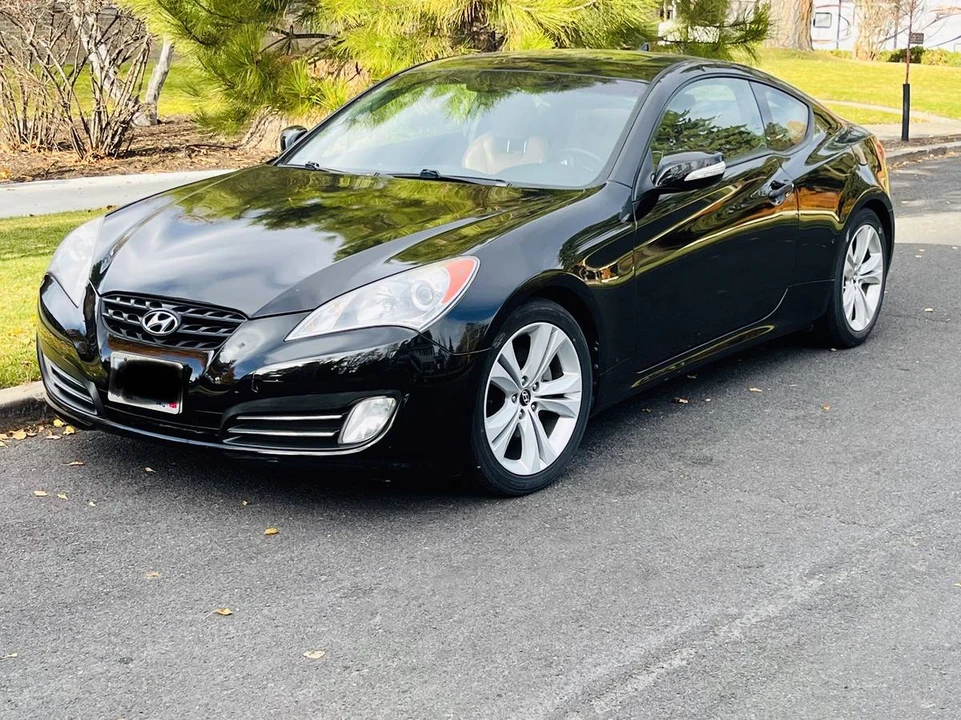 2010 Hyundai Genesis Coupe - Image 3 of 10