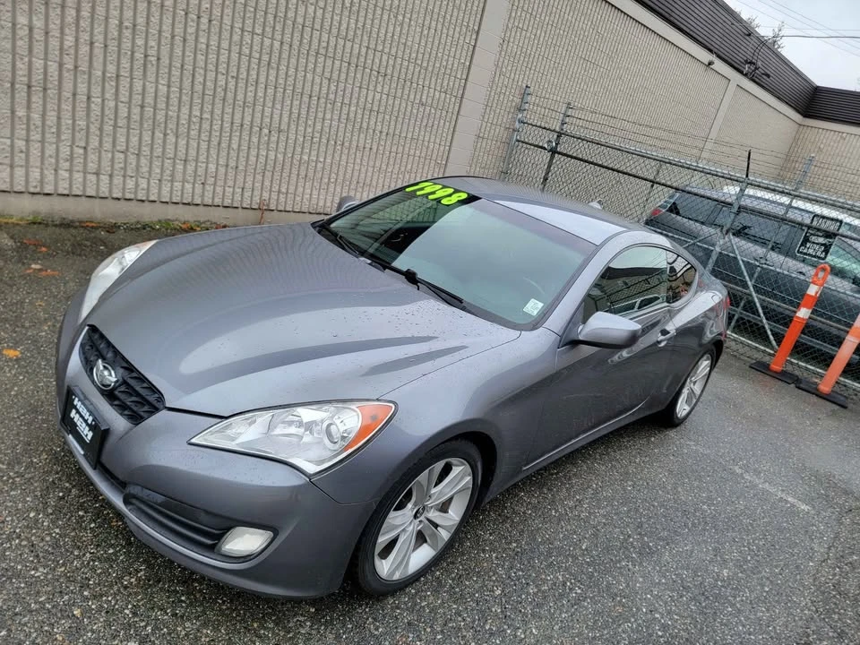 2010 Hyundai Genesis Coupe - Image 8 of 11