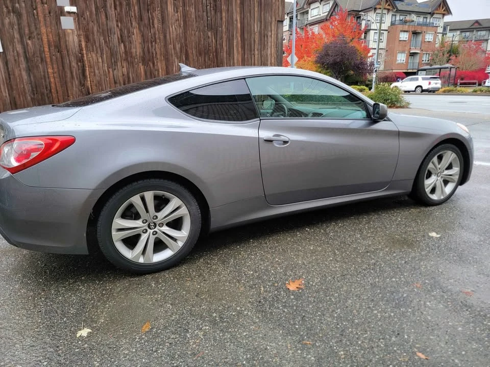 2010 Hyundai Genesis Coupe - Image 6 of 11