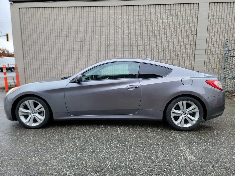 2010 Hyundai Genesis Coupe - Image 5 of 11
