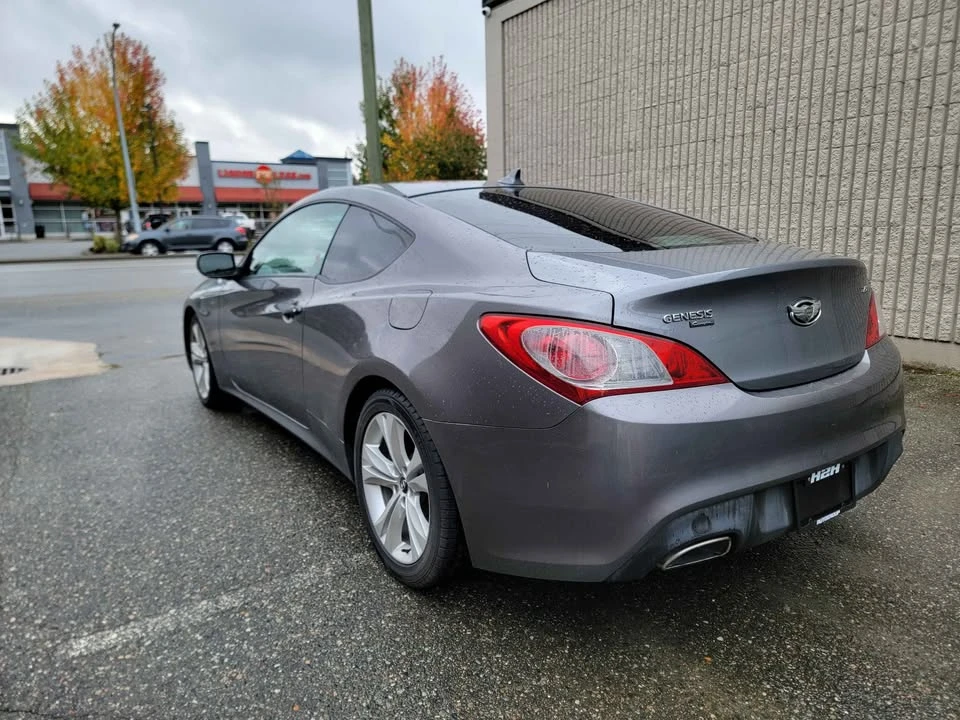 2010 Hyundai Genesis Coupe - Image 4 of 11