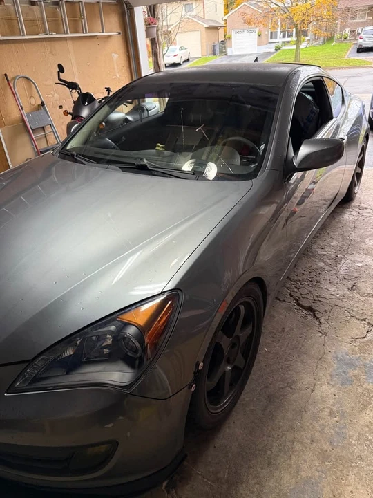 2010 Hyundai Genesis Coupe - Image 8 of 10