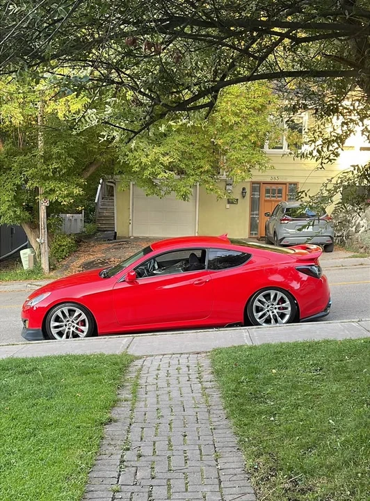 2010 Hyundai Genesis Coupe - Image 3 of 4