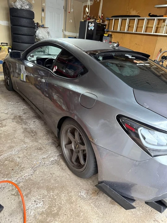 2010 Hyundai Genesis Coupe - Image 9 of 10