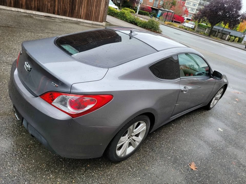 2010 Hyundai Genesis Coupe - Image 9 of 14
