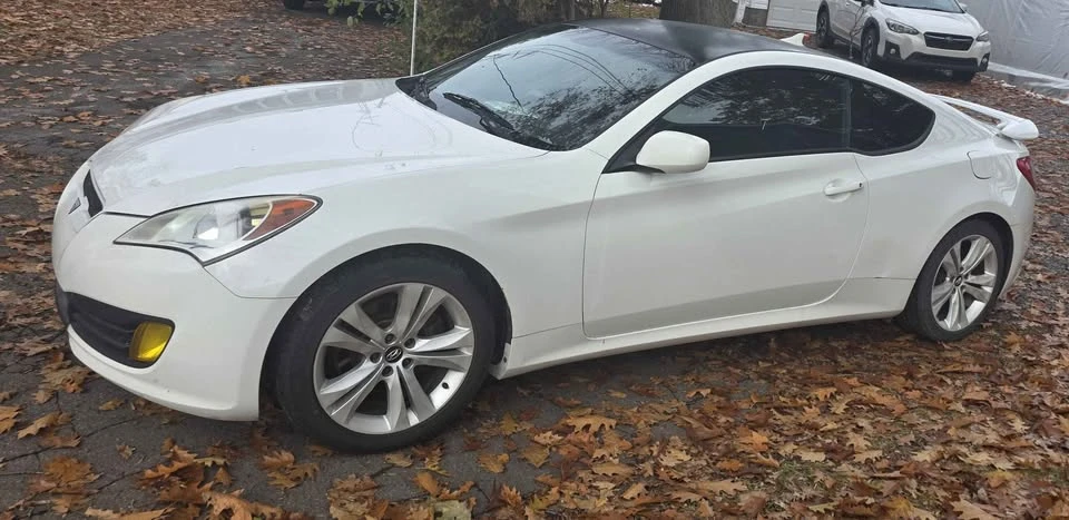 2010 Hyundai Genesis Coupe - Image 6 of 9