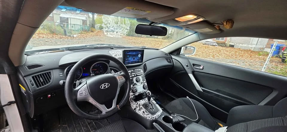 2010 Hyundai Genesis Coupe - Image 3 of 9