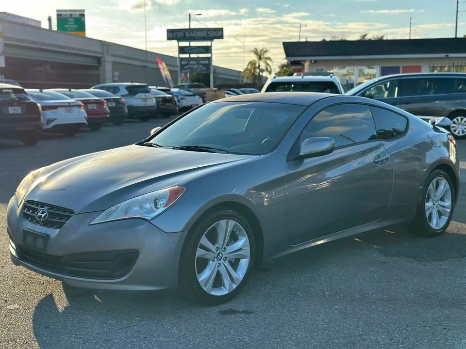 2010 Hyundai Genesis Coupe - Image 2 of 13