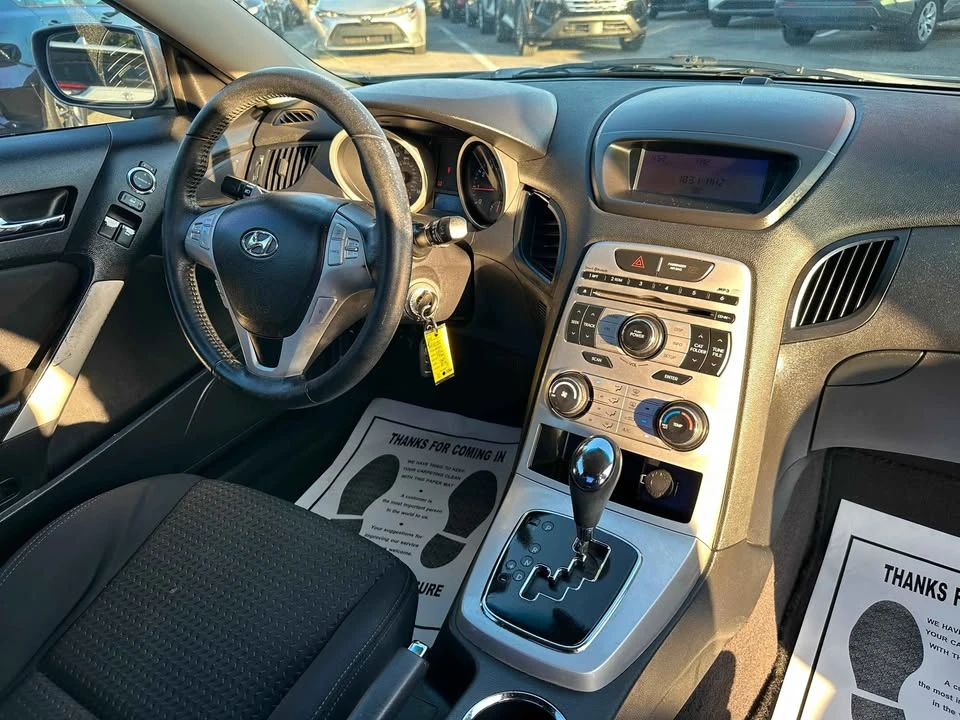 2010 Hyundai Genesis Coupe - Image 11 of 13