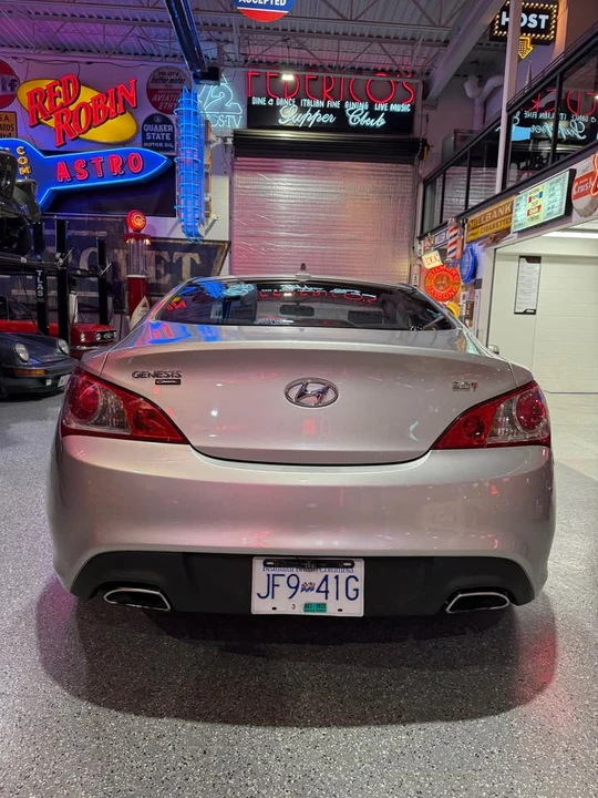 2010 Hyundai Genesis Coupe - Image 3 of 8