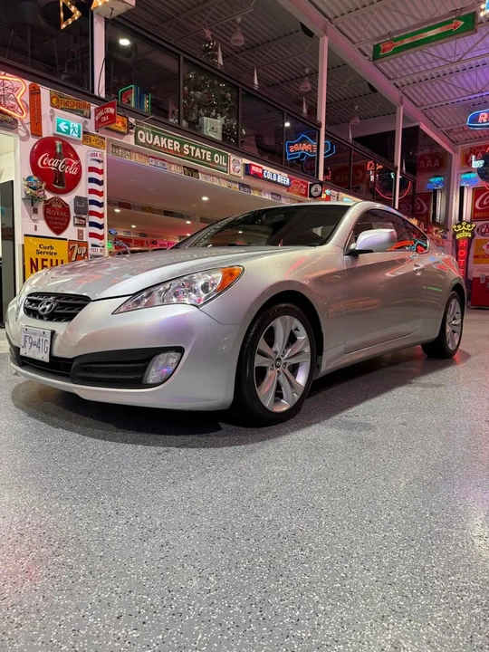 2010 Hyundai Genesis Coupe - Image 2 of 8