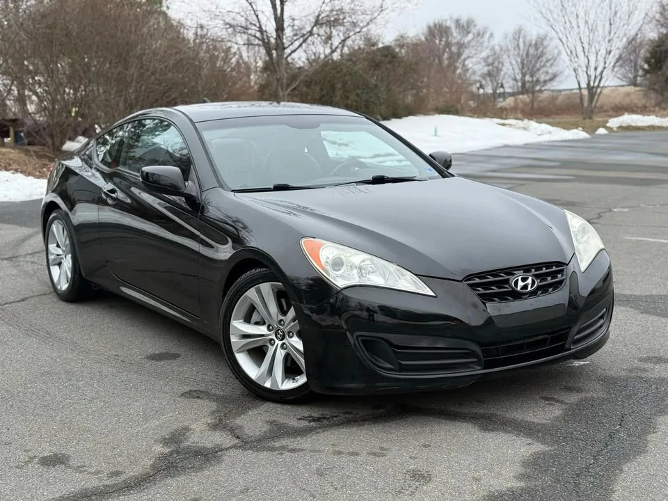 2010 Hyundai Genesis Coupe - Image 2 of 7