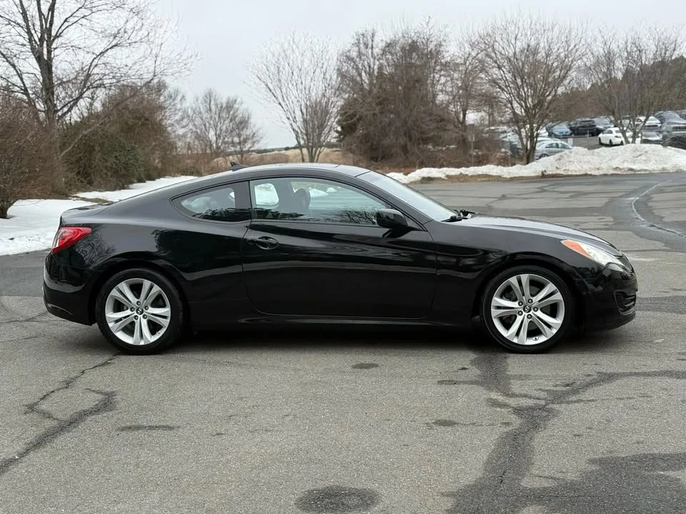 2010 Hyundai Genesis Coupe - Image 3 of 7