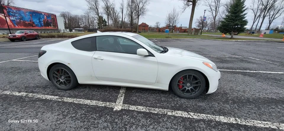 2010 Hyundai Genesis Coupe - Image 4 of 14