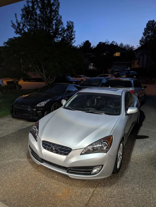 2010 Hyundai Genesis Coupe - Image 5 of 10