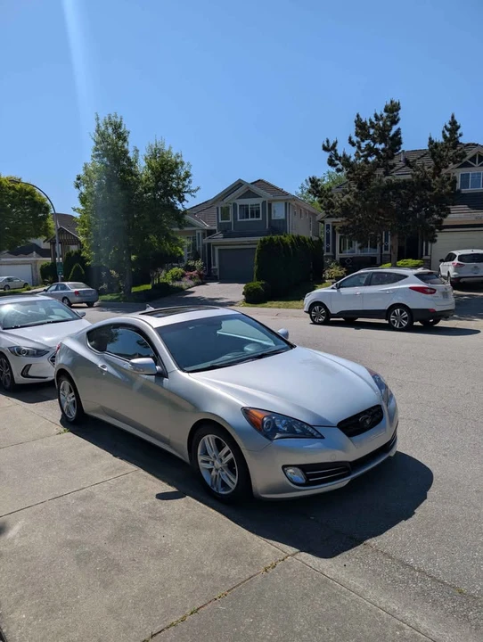2010 Hyundai Genesis Coupe - Image 6 of 10