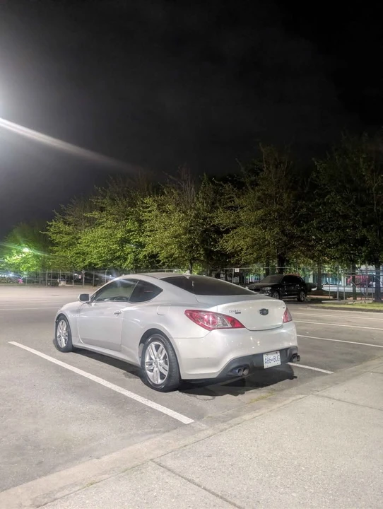2010 Hyundai Genesis Coupe - Image 4 of 10
