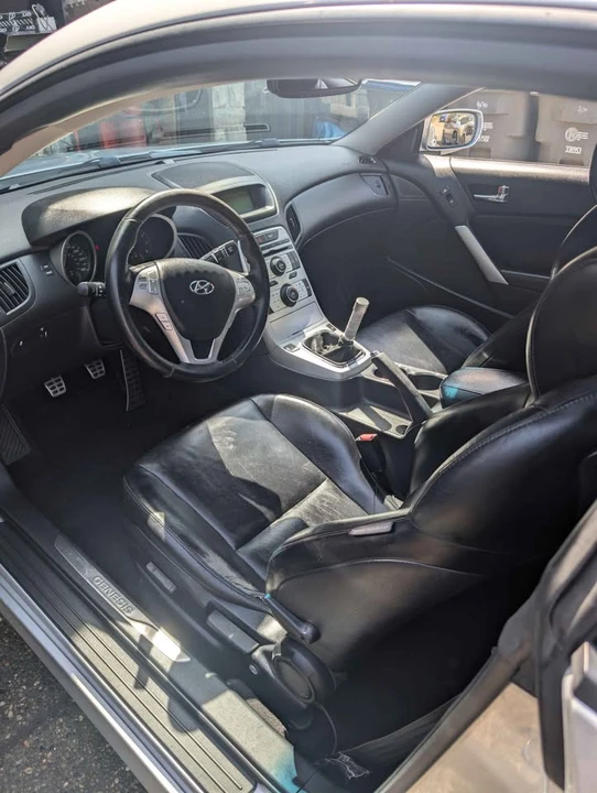 2010 Hyundai Genesis Coupe - Image 10 of 10