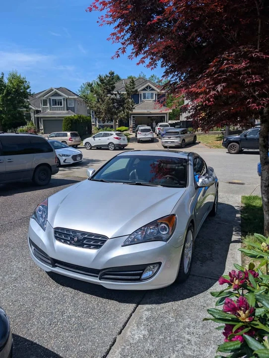 2010 Hyundai Genesis Coupe - Image 2 of 10